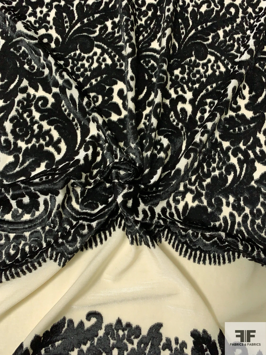 Italian Vintage DVF Stretch Panné Velvet Knit Panel - Black / Cream 8 Italian Vintage DVF Stretch Panné Velvet Knit Panel - Black / Cream - Image 6