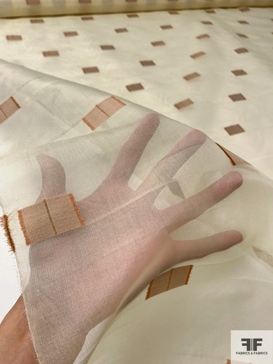 Rectangles Fil Coupé Stiff Silk Organza With Lurex Stitching - Dusty Coral / Ivory / Gold 4 Rectangles Fil Coupé Stiff Silk Organza With Lurex Stitching - Dusty Coral / Ivory / Gold - Image 2