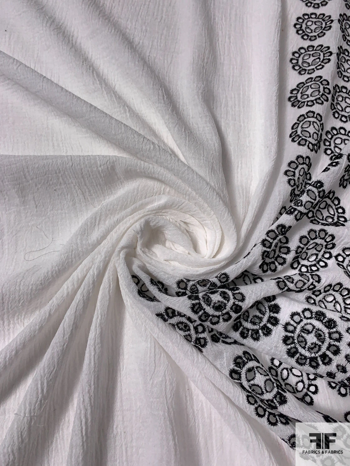 Border Pattern Single Scalloped Floral Embroidered Eyelet Cotton Gauze - White / Black 5 Border Pattern Single Scalloped Floral Embroidered Eyelet Cotton Gauze - White / Black - Image 3