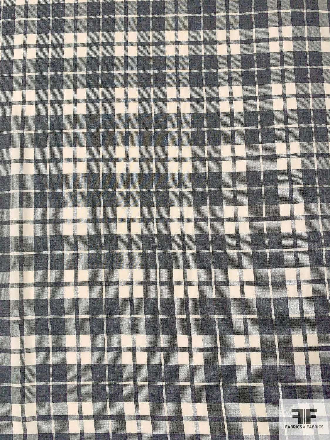 Plaid Yarn-Dyed Cotton Shirting - Grey / Ivory 3 Plaid Yarn-Dyed Cotton Shirting - Grey / Ivory