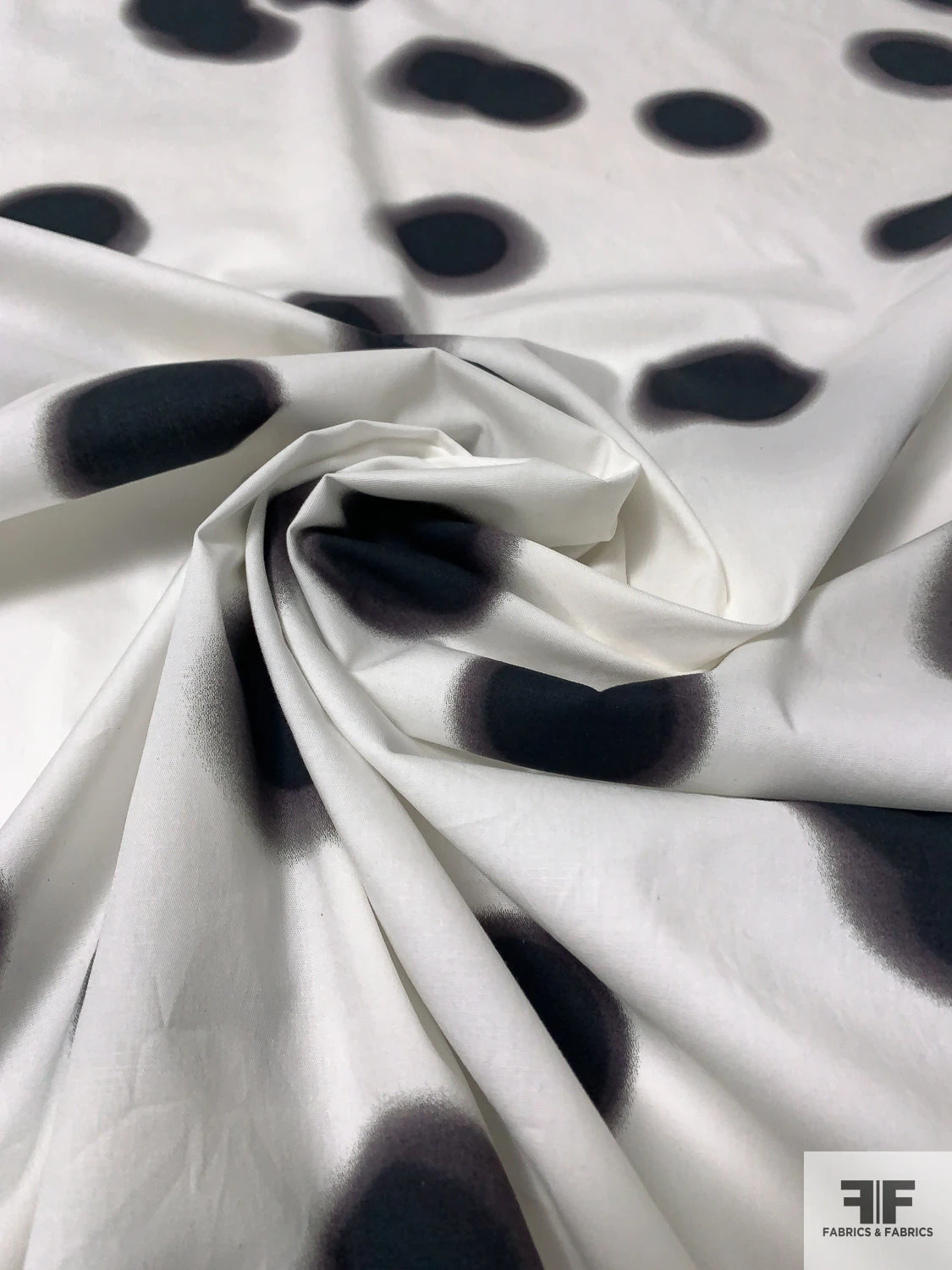 Hazy Circles Printed Stretch Cotton Poplin - Black / White 6 Hazy Circles Printed Stretch Cotton Poplin - Black / White - Image 4