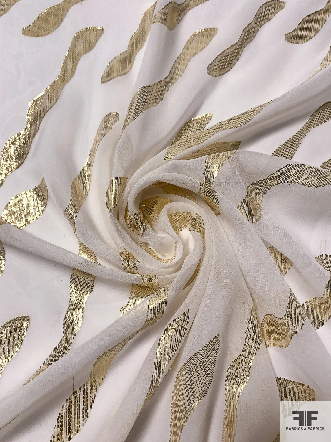 J Mendel Wavy Design Metallic Clip Silk Chiffon - Light Ivory / Gold 5 J Mendel Wavy Design Metallic Clip Silk Chiffon - Light Ivory / Gold - Image 3