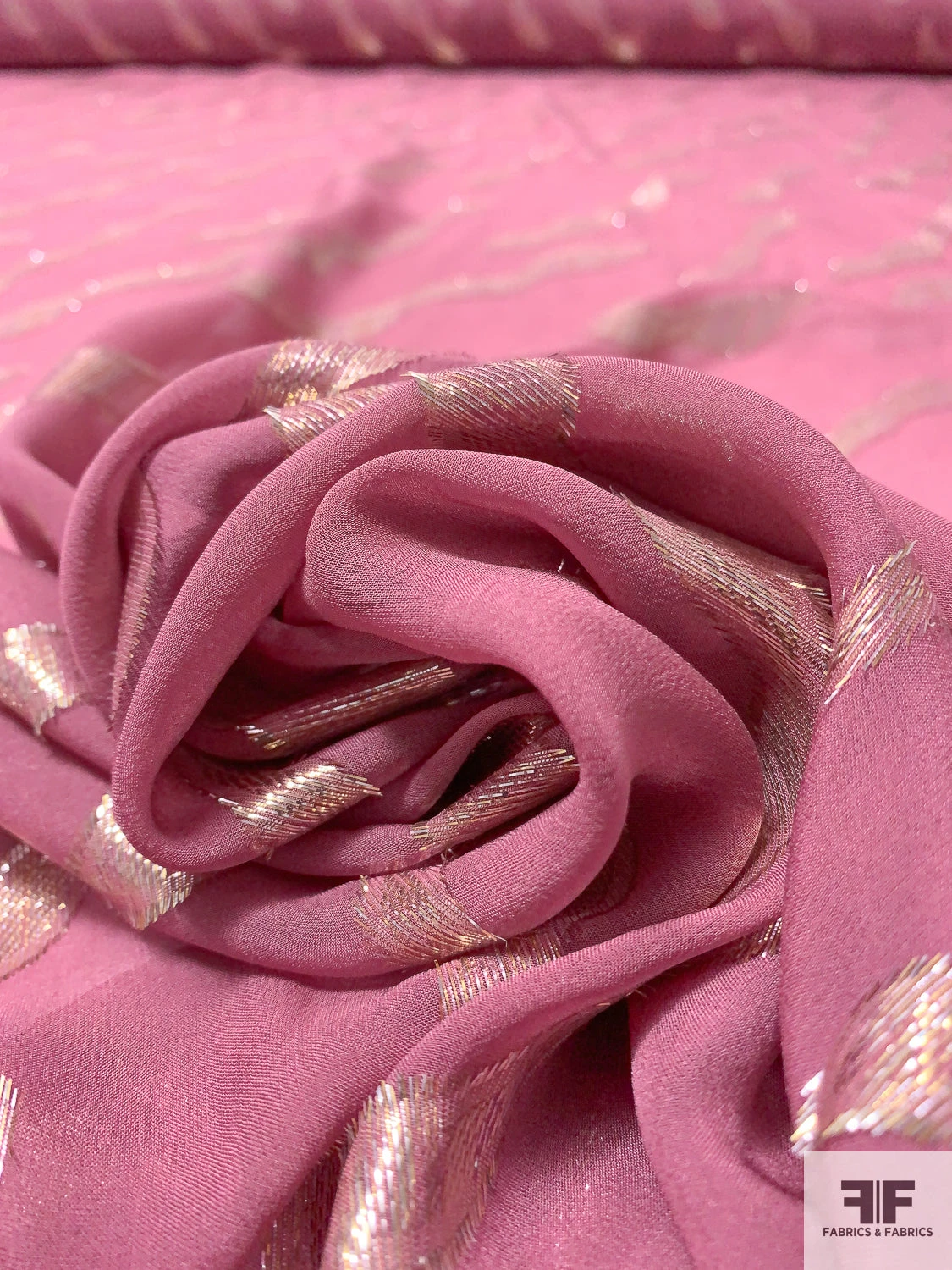 J Mendel Wavy Design Metallic Clip Silk Chiffon - Dusty Rose / Gold / Silver 6 J Mendel Wavy Design Metallic Clip Silk Chiffon - Dusty Rose / Gold / Silver - Image 4