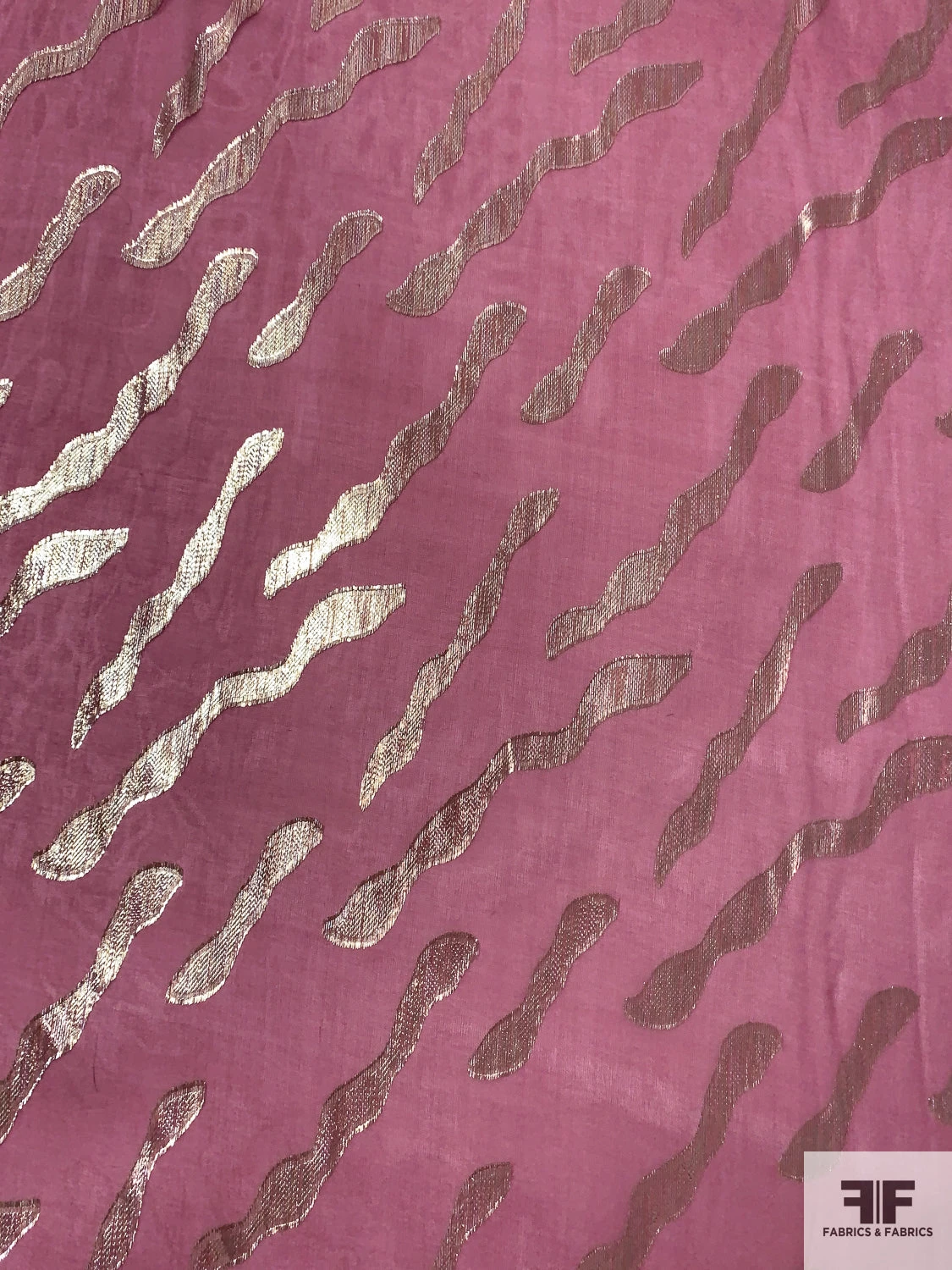 J Mendel Wavy Design Metallic Clip Silk Chiffon - Dusty Rose / Gold / Silver 7 J Mendel Wavy Design Metallic Clip Silk Chiffon - Dusty Rose / Gold / Silver - Image 5