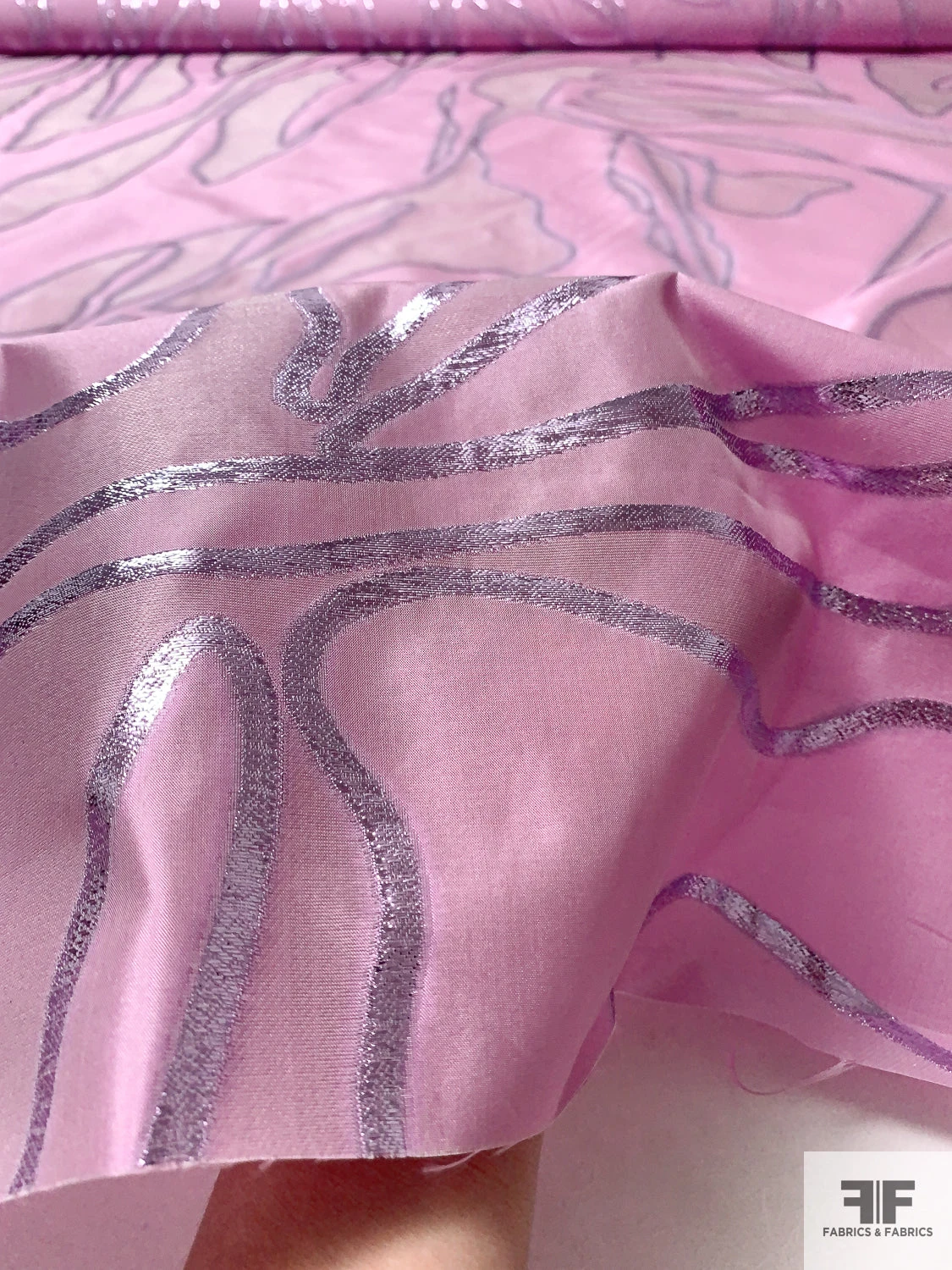 J Mendel Italian Abstract Metallic Design Fine Silk-Blend Taffeta - Orchid Pink / Metallic Lilac 4 J Mendel Italian Abstract Metallic Design Fine Silk-Blend Taffeta - Orchid Pink / Metallic Lilac - Image 2