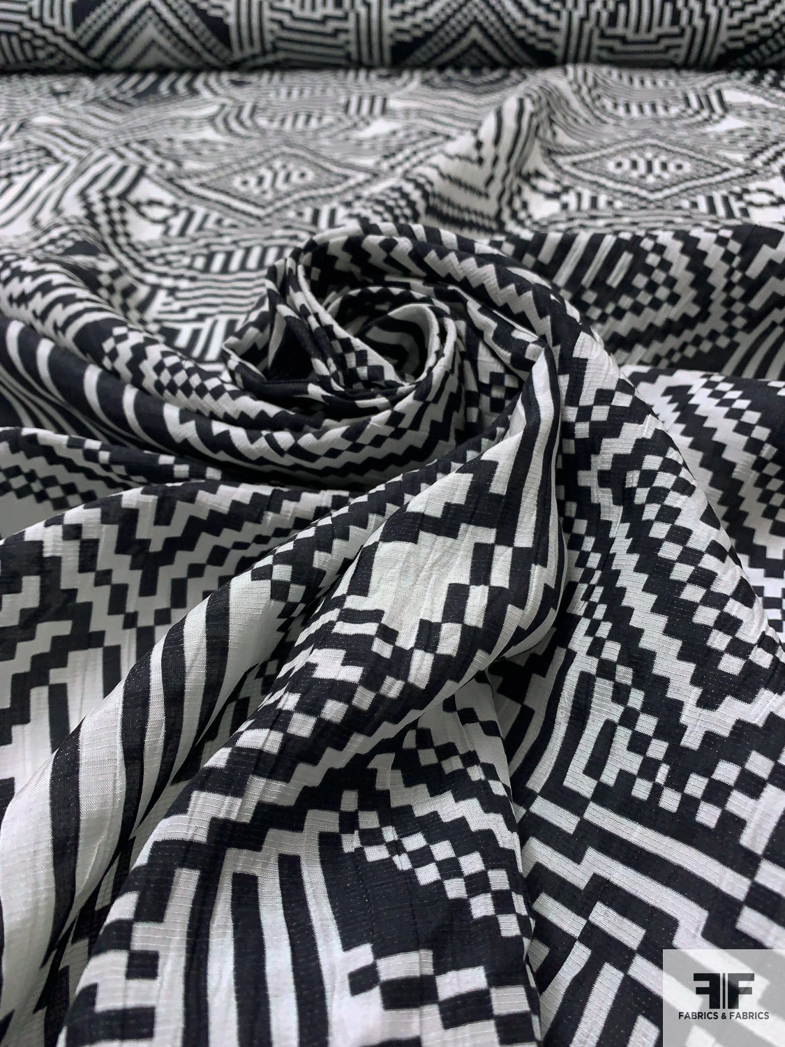 Italian Geo-Pixelated Printed Crinkled Shimmery Cotton Voile - Black / Off-White 6 Italian Geo-Pixelated Printed Crinkled Shimmery Cotton Voile - Black / Off-White - Image 4