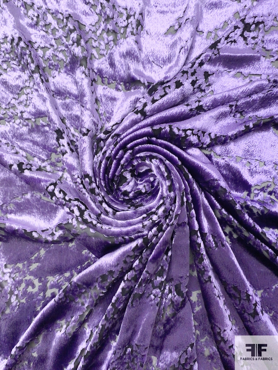 French Triangle Motif Cut Panné Velvet - Lavender / Black 5 French Triangle Motif Cut Panné Velvet - Lavender / Black - Image 3