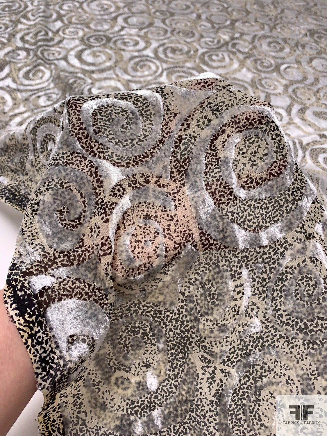 French Animal Pattern Printed And Swirls Cut Panné Velvet - Beige / Black / Grey 4 French Animal Pattern Printed And Swirls Cut Panné Velvet - Beige / Black / Grey - Image 2