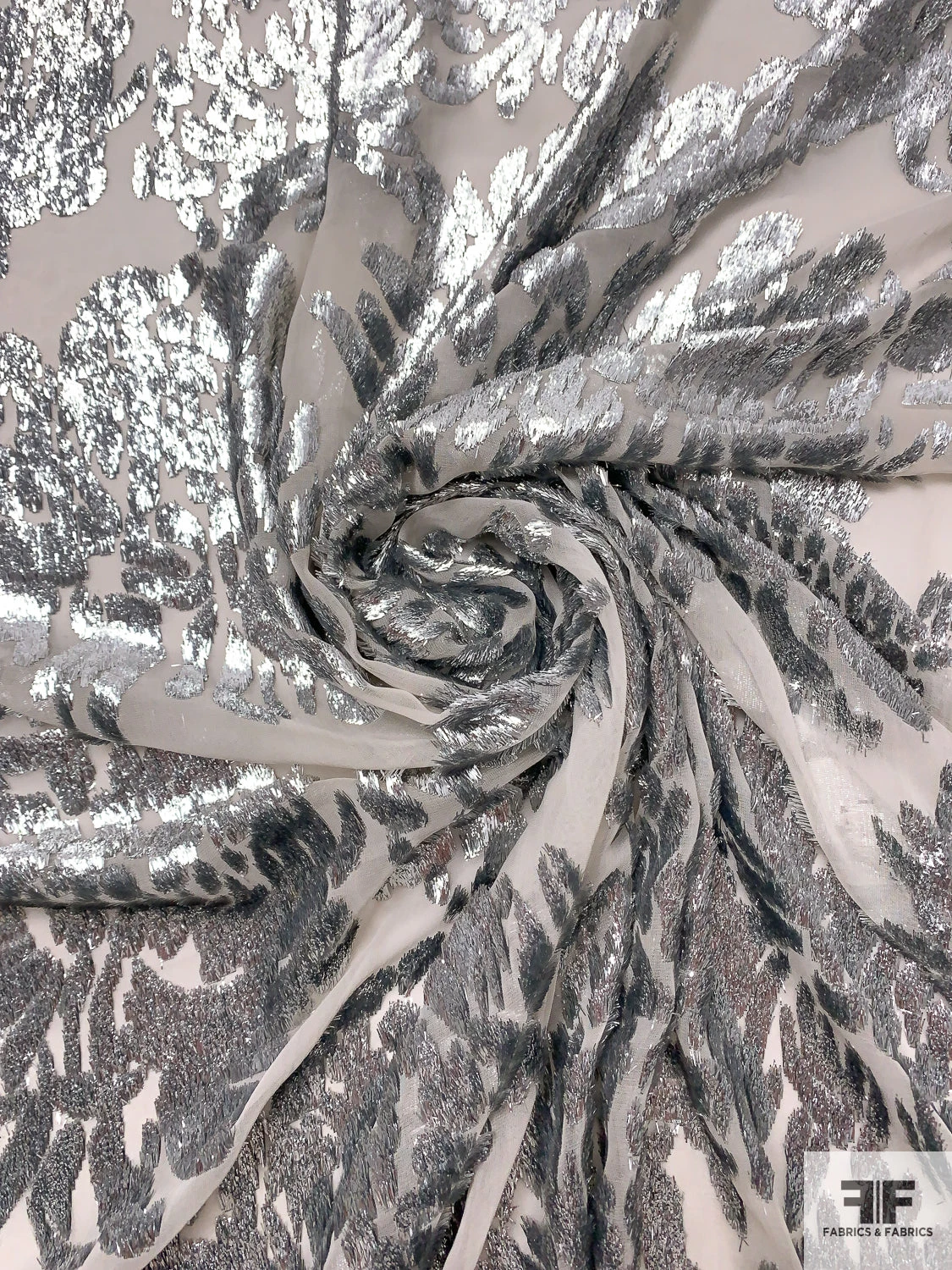 French Bold Floral Cut Metallic Panné Velvet - Silver / Off-White 6 French Bold Floral Cut Metallic Panné Velvet - Silver / Off-White - Image 4
