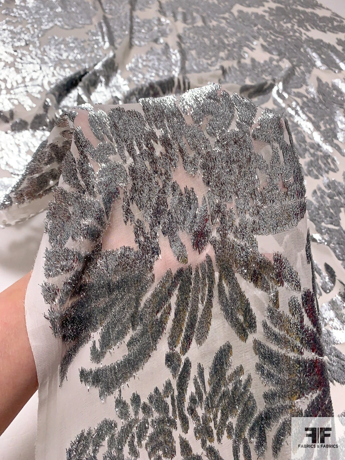 French Bold Floral Cut Metallic Panné Velvet - Silver / Off-White 11 French Bold Floral Cut Metallic Panné Velvet - Silver / Off-White - Image 9