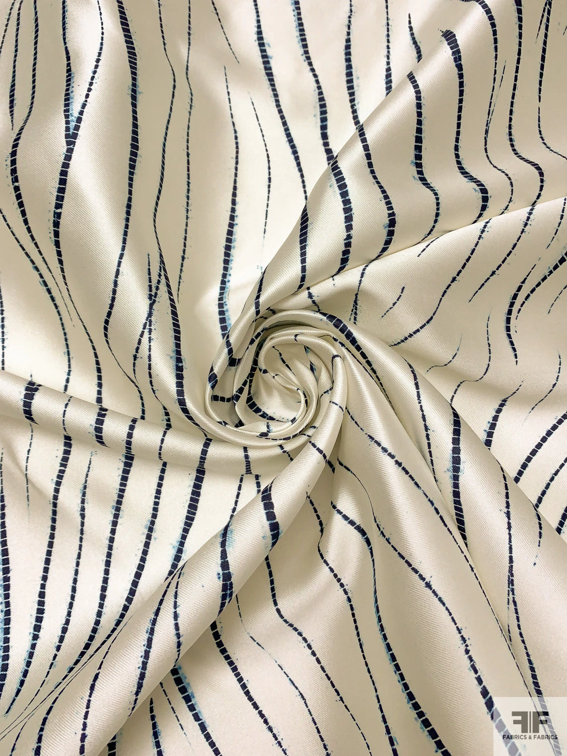Scaly Lines Printed Cotton-Silk Mikado - Navy / Blue / Champagne White 5 Scaly Lines Printed Cotton-Silk Mikado - Navy / Blue / Champagne White - Image 3