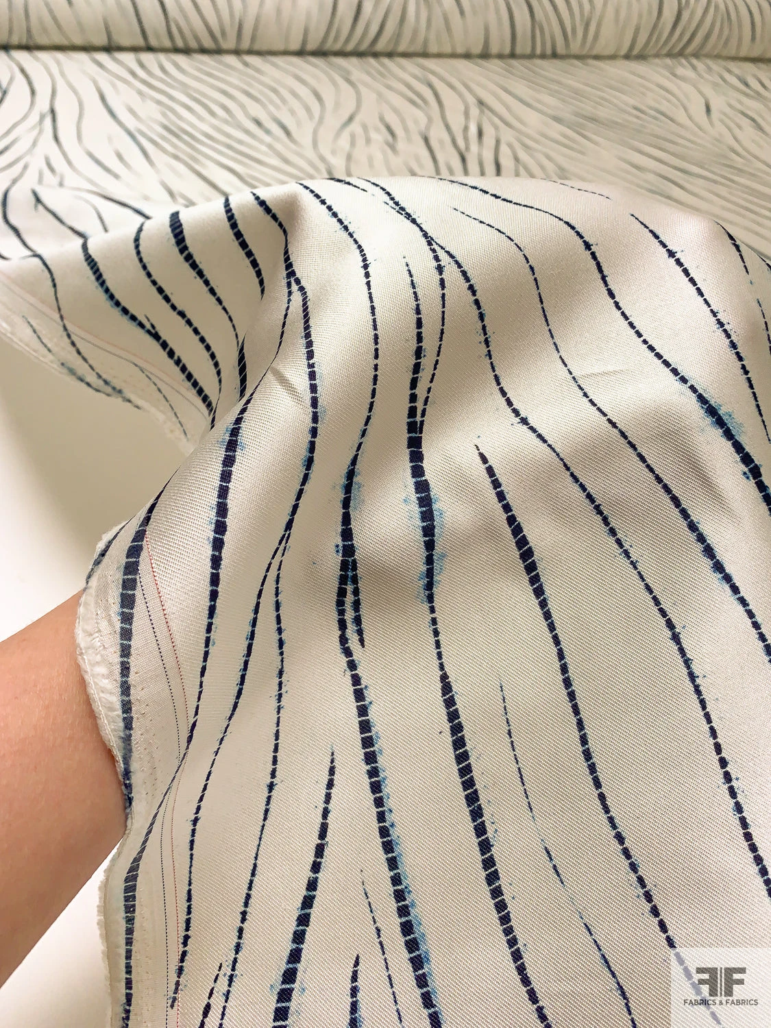 Scaly Lines Printed Cotton-Silk Mikado - Navy / Blue / Champagne White 11 Scaly Lines Printed Cotton-Silk Mikado - Navy / Blue / Champagne White - Image 9