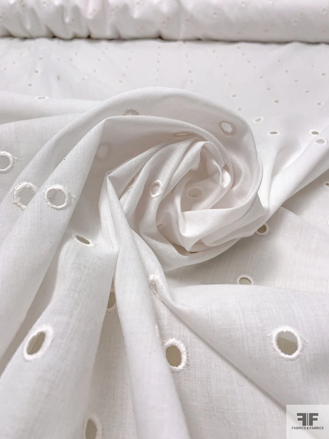 Circles Embroidered Eyelet Poly-Cotton Lawn - Off-White 5 Circles Embroidered Eyelet Poly-Cotton Lawn - Off-White - Image 3