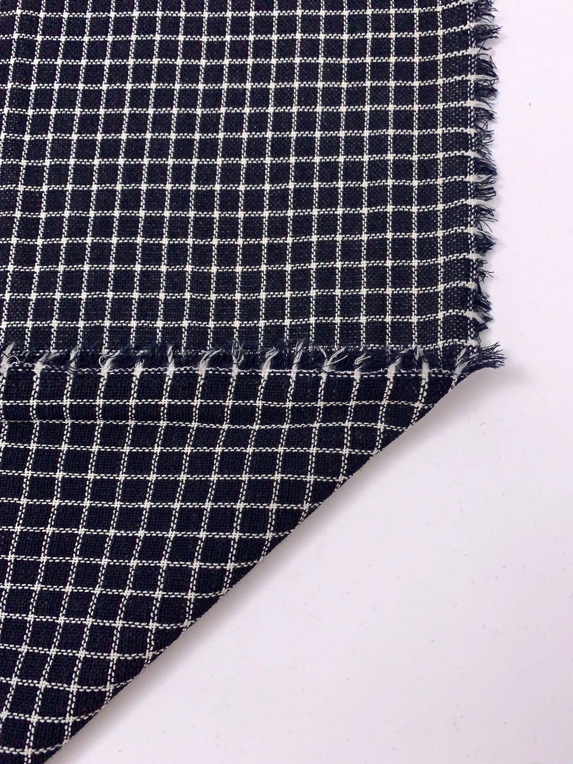 Windowpane Check Open-Weave Lightweight Wool Suiting - Navy / White 9 Windowpane Check Open-Weave Lightweight Wool Suiting - Navy / White - Image 7