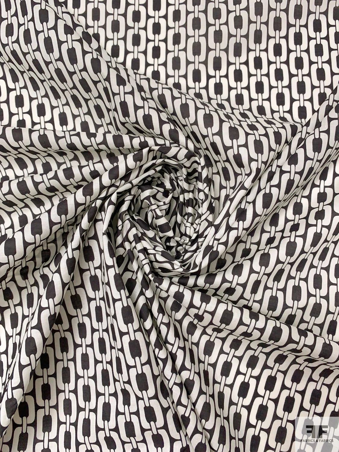 Italian Chunky Chain Links Printed Cotton Lawn - Soft Black / Off-White 5 Italian Chunky Chain Links Printed Cotton Lawn - Soft Black / Off-White - Image 3