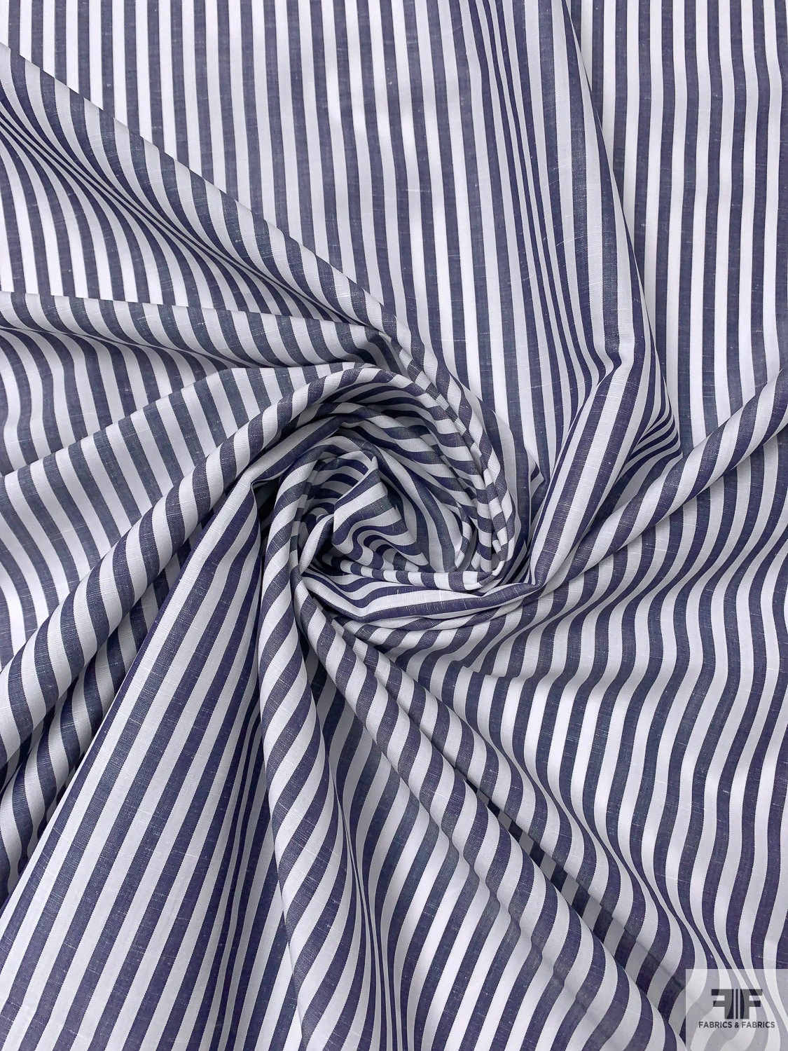 Italian Striped Yarn-Dyed Plain-Weave Fine Cotton-Linen Shirting - Navy / White 3 Italian Striped Yarn-Dyed Plain-Weave Fine Cotton-Linen Shirting - Navy / White