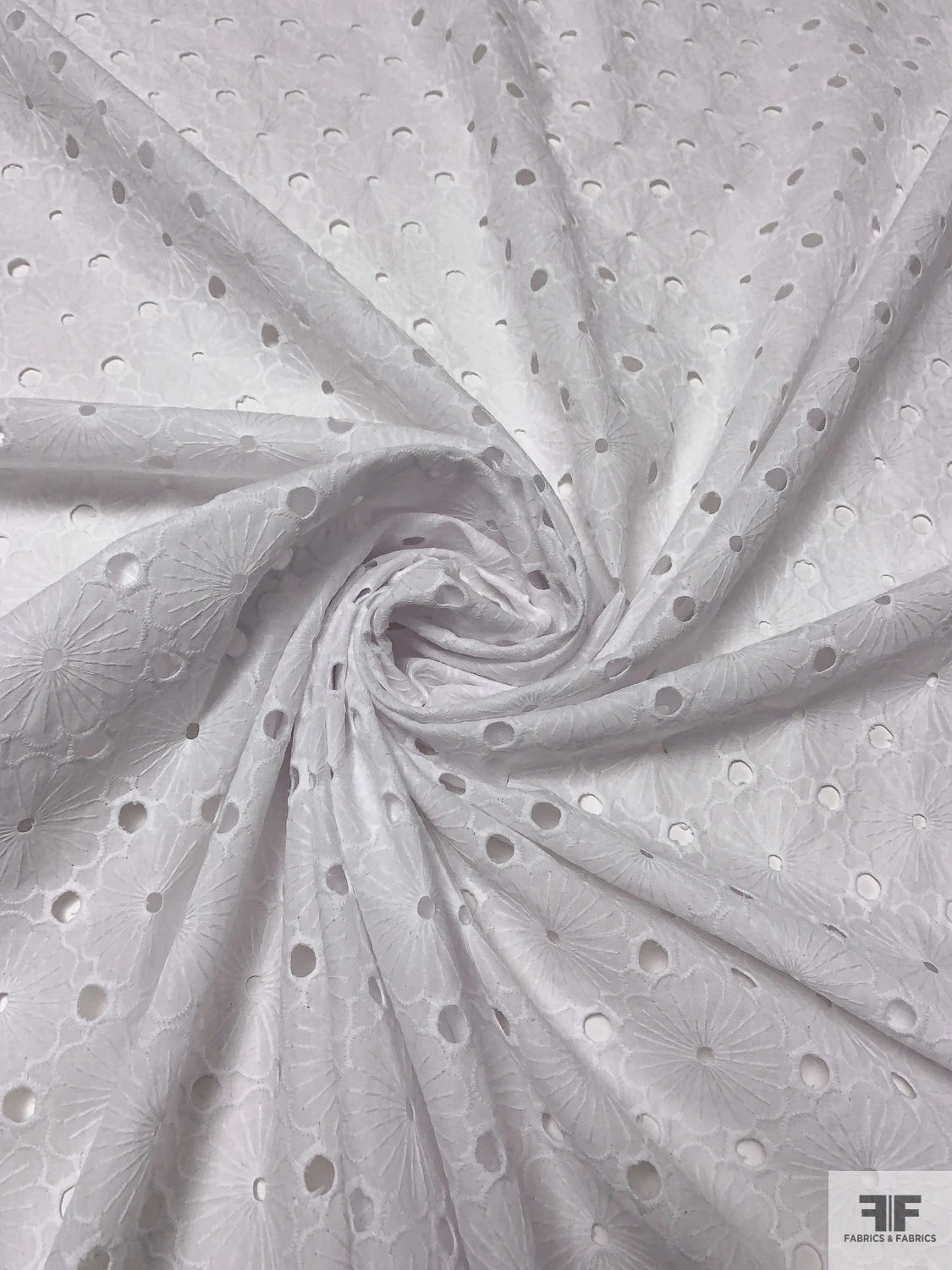 Double-Scalloped Floral Embroidered Cotton-Blend Eyelet - White 5 Double-Scalloped Floral Embroidered Cotton-Blend Eyelet - White - Image 3