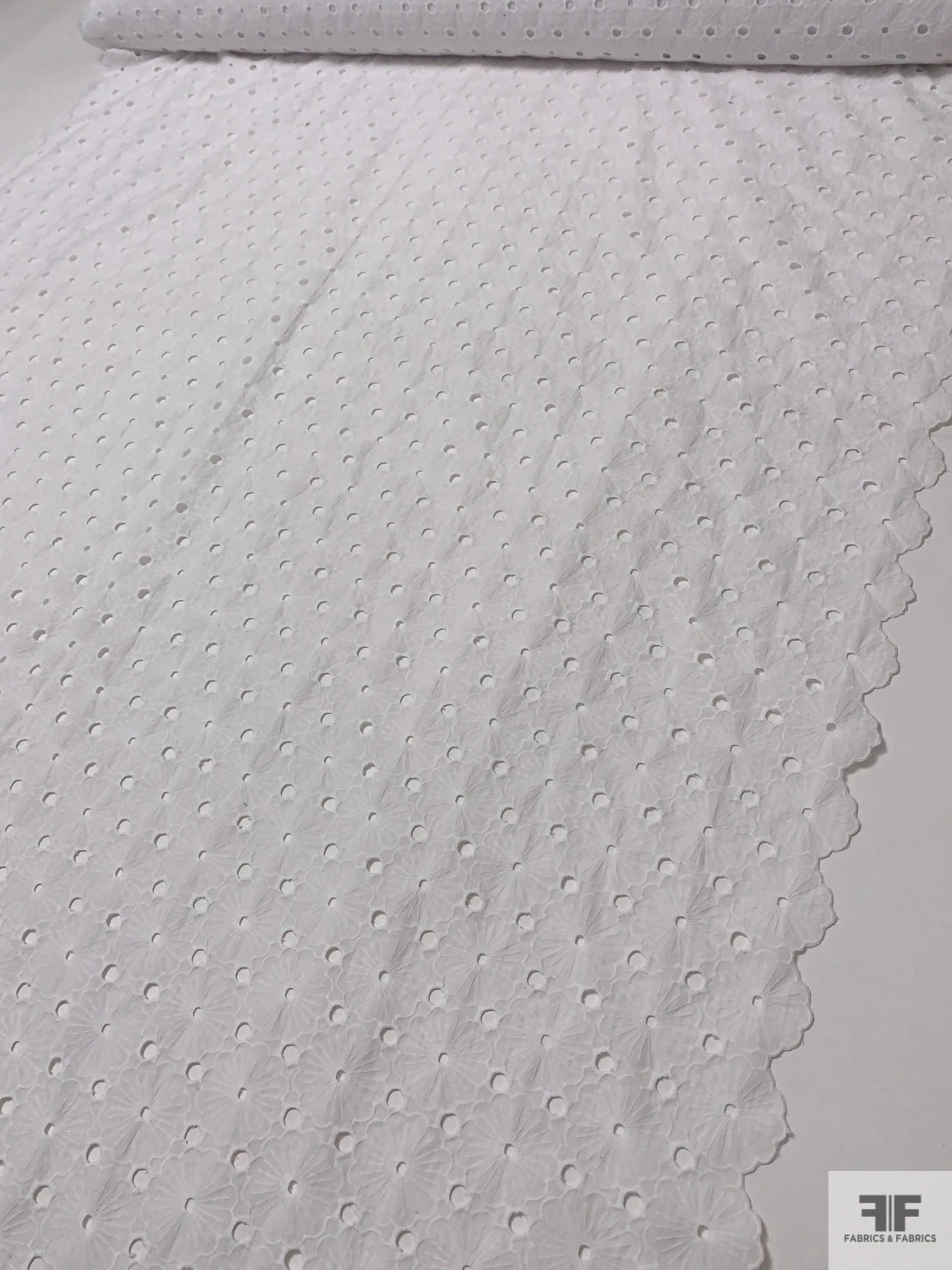 Double-Scalloped Floral Embroidered Cotton-Blend Eyelet - White 10 Double-Scalloped Floral Embroidered Cotton-Blend Eyelet - White - Image 8