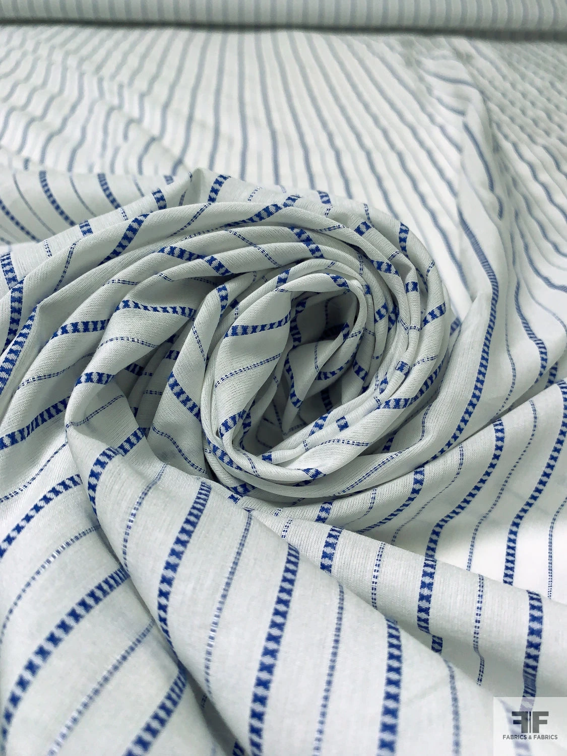 Vertical Striped Yarn-Dyed Silk-Cotton Soft Shirting - Off-White / Blue 6 Vertical Striped Yarn-Dyed Silk-Cotton Soft Shirting - Off-White / Blue - Image 4