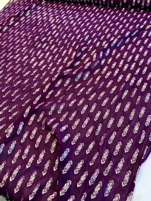 Geometric Clip Lurex Shape On Rayon Chiffon - Purple / Silver 6 Geometric Clip Lurex Shape On Rayon Chiffon - Purple / Silver - Image 4