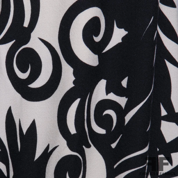 Large-Scale Fern Printed Wool Crepe - Black/Off-White 5 Large-Scale Fern Printed Wool Crepe - Black/Off-White - Image 3